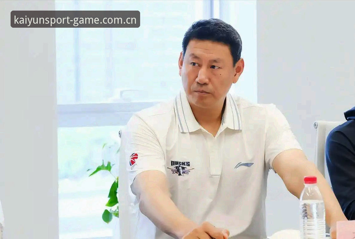 李楠挂帅北京男篮操作教程：从顾问到主帅的执教路径拆解